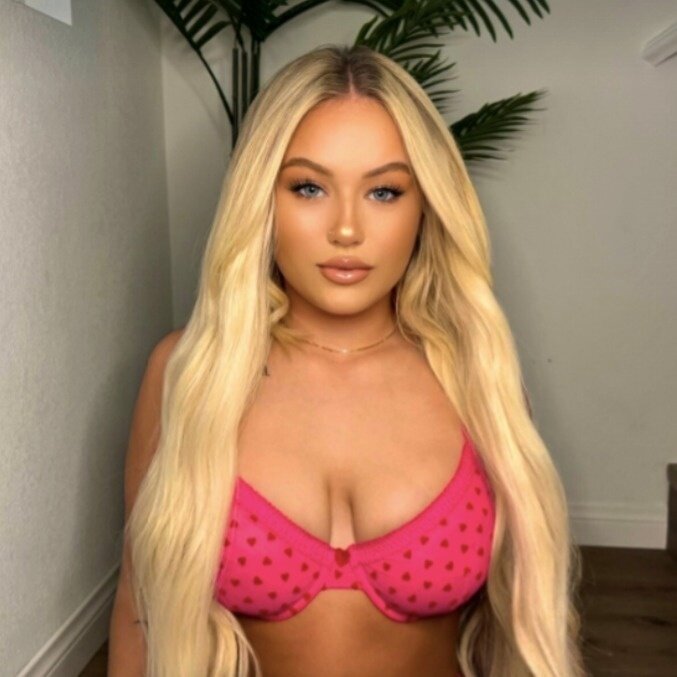Presleyswrld (@presleyswrld), OnlyFans creator