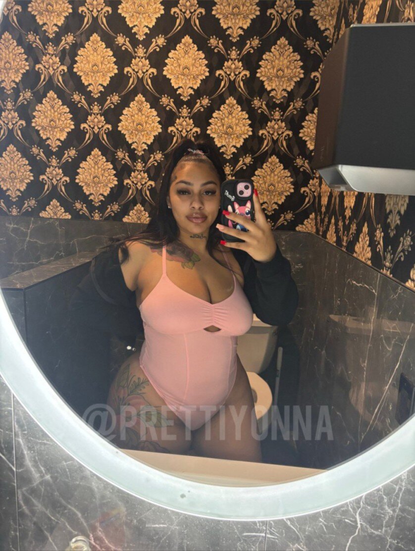 Prettiyonna (@prettiyonna), OnlyFans creator