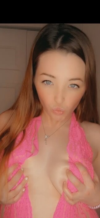 Prettypaige420 (@pretty_paige420), OnlyFans creator