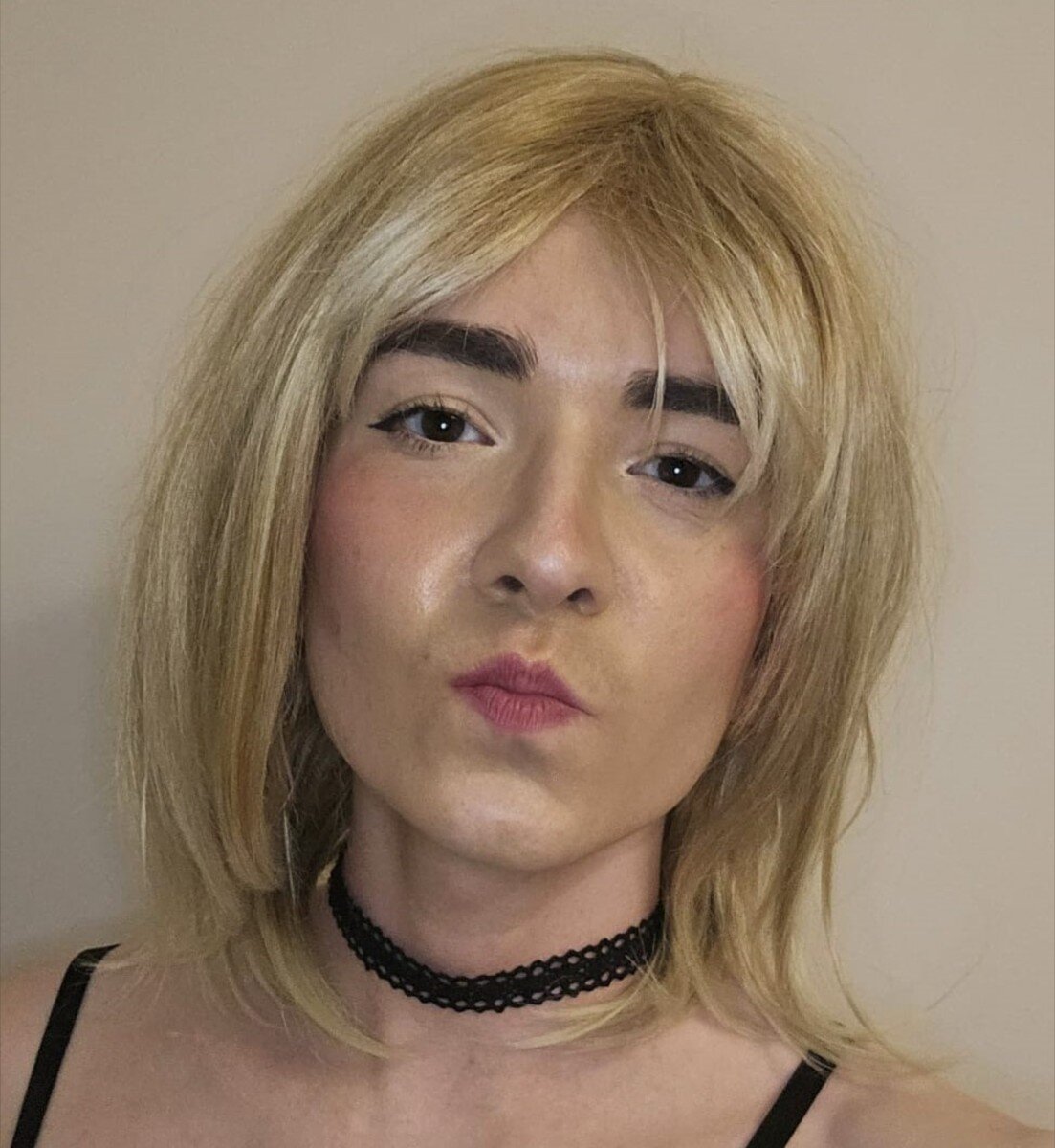 Prettyboi2000x (@prettyboi2000x), OnlyFans creator