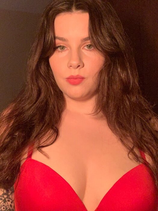 Prettypeachyyxo (@prettypeachyyxo), OnlyFans creator