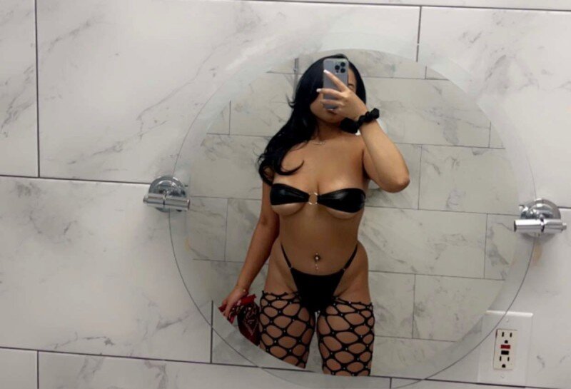 Prettypinkasia (@prettypinkasia), OnlyFans creator