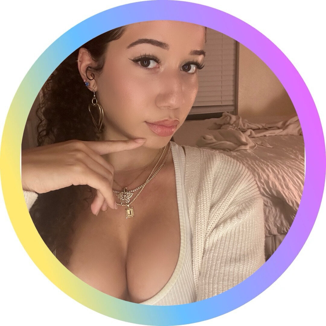 Prettypinklily (@prettypinklily), OnlyFans creator
