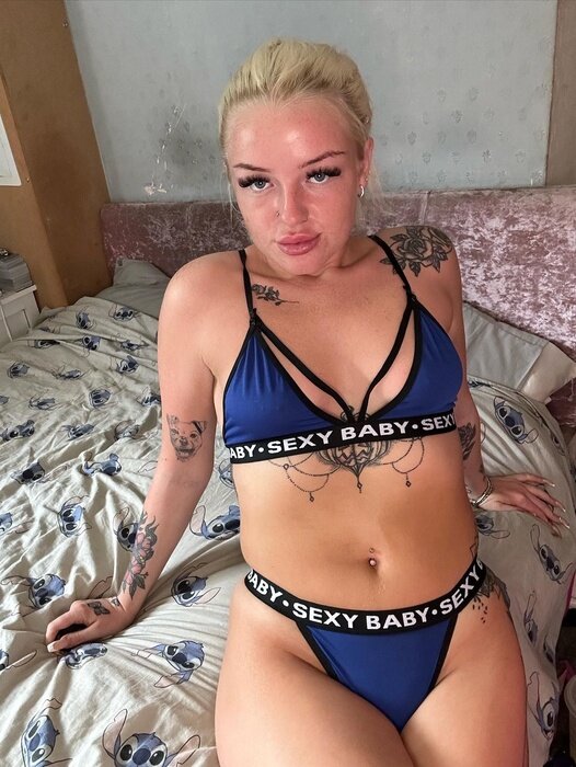 Prettypinkyy69free (@prettypinkyy69free), OnlyFans creator
