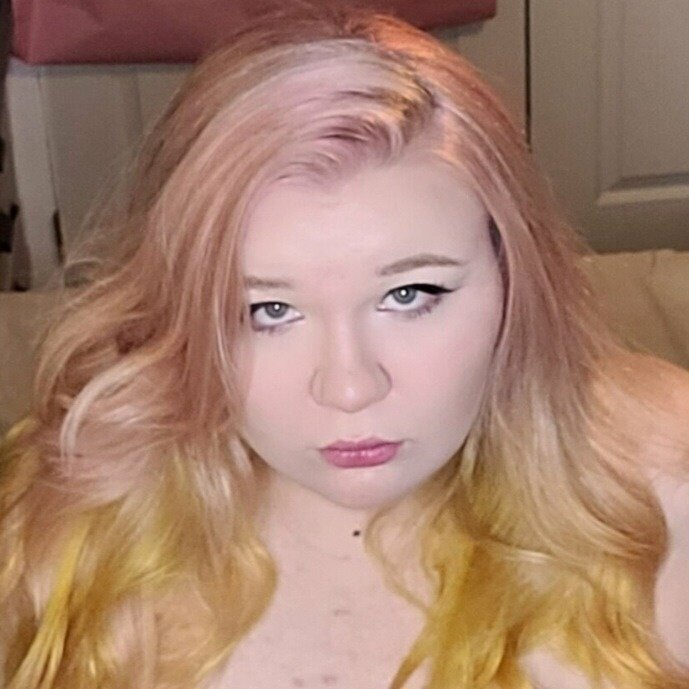 Prettyyallyy (@prettyy.allyy), OnlyFans creator
