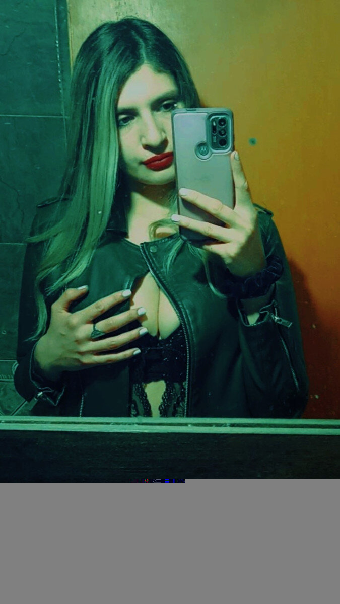 Princessjulieeet (@princessjulieeet), OnlyFans creator