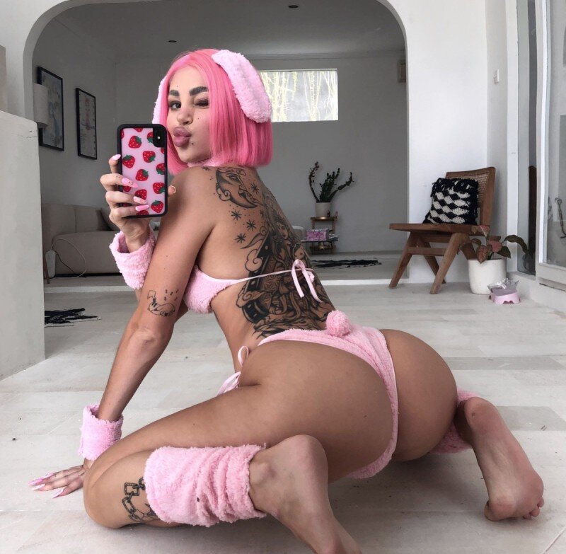Princessmik0 (@princessmik0), OnlyFans creator