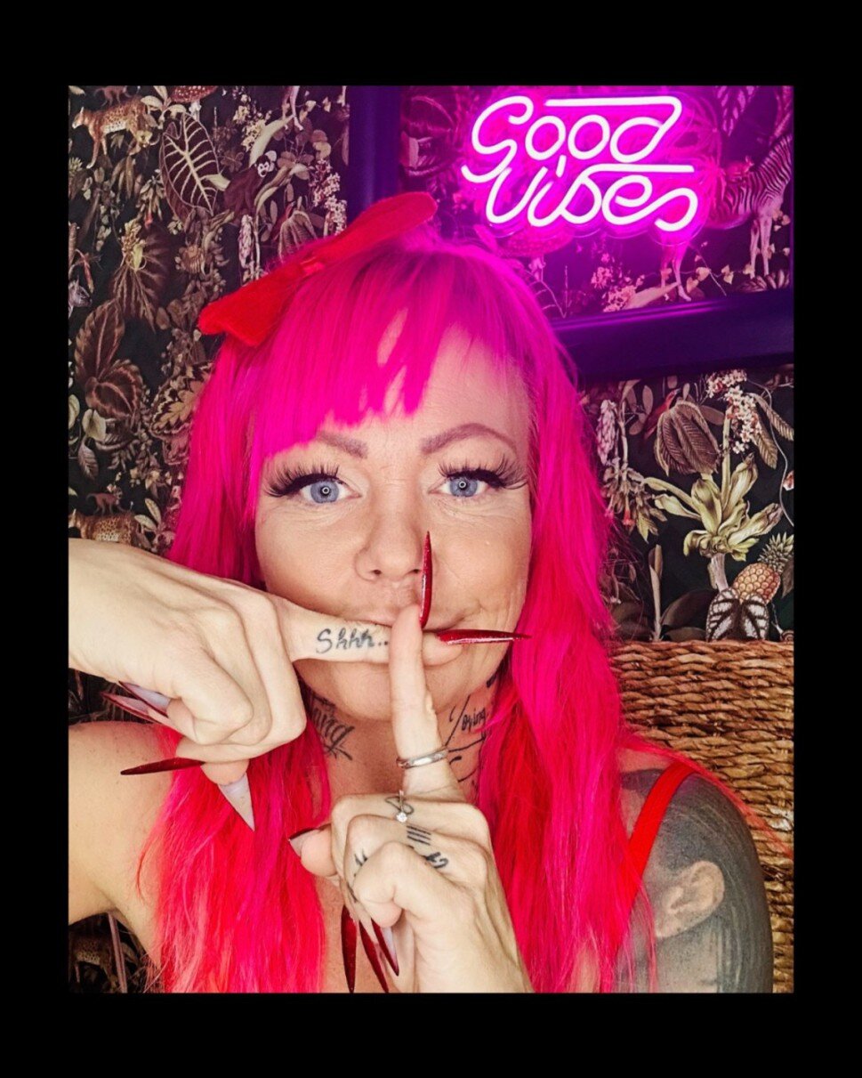 Punainenpuuma (@punainenpuuma), OnlyFans creator