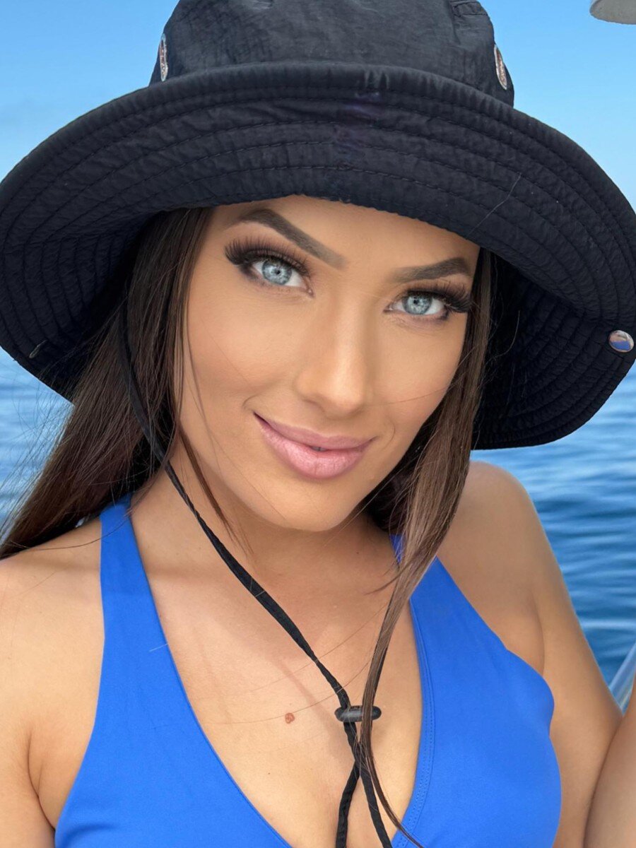 Pureoceaneyes (@pureoceaneyes), OnlyFans creator