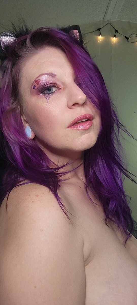 Purplesmokes (@purple.smokes), OnlyFans creator