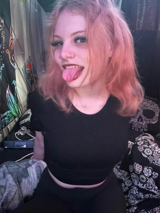 Kate (@purple_krystal), OnlyFans creator