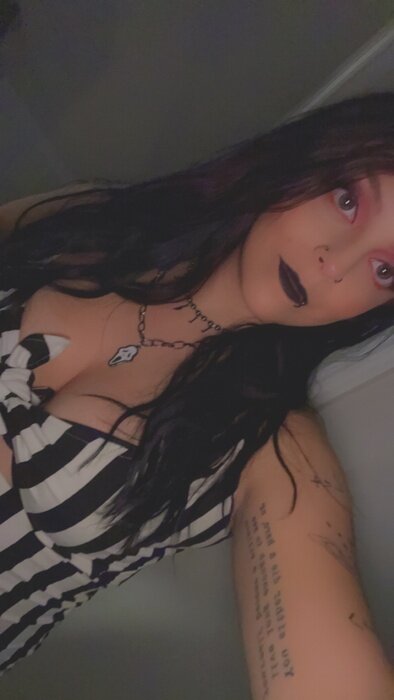 Purplekillsx3 (@purplekillsx3), OnlyFans creator