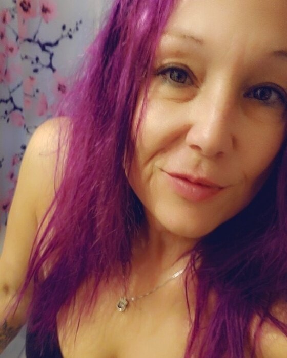 Purplequeenbrat (@purplequeenbrat), OnlyFans creator