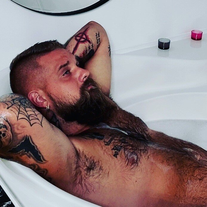 Putaindebeauviking (@putaindebeauviking), OnlyFans creator