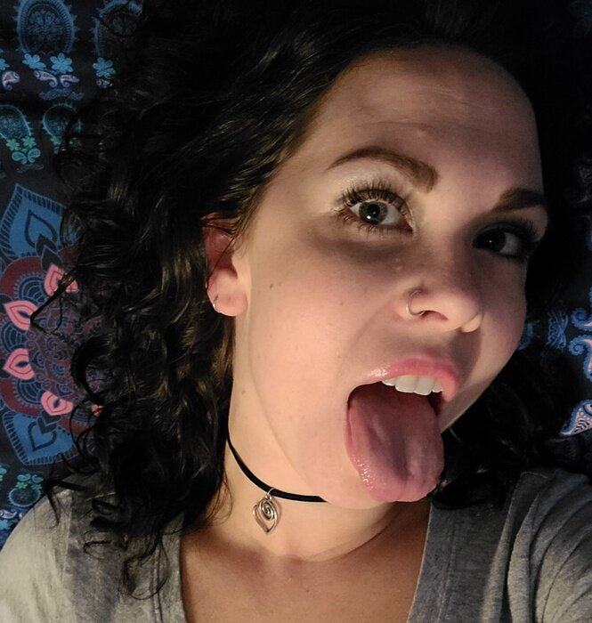 Quarantinequeen88 (@quarantinequeen88), OnlyFans creator