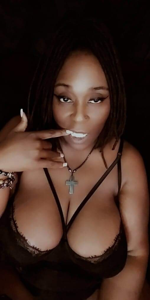 Queendesire (@queen_desire), OnlyFans creator
