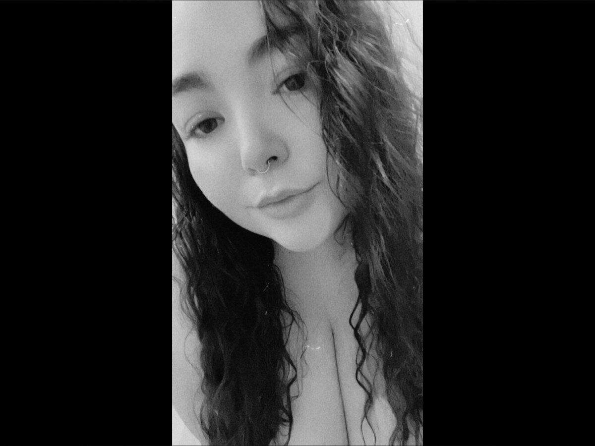 Queenaiii (@queenaiii), OnlyFans creator