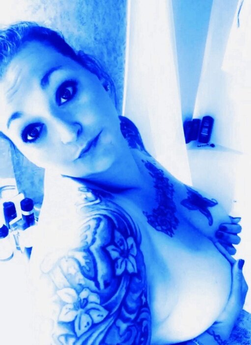 Queenb1122 (@queenb1122), OnlyFans creator