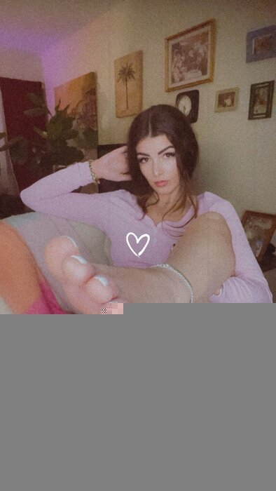 Queenbee3ee (@queenbee3ee), OnlyFans creator