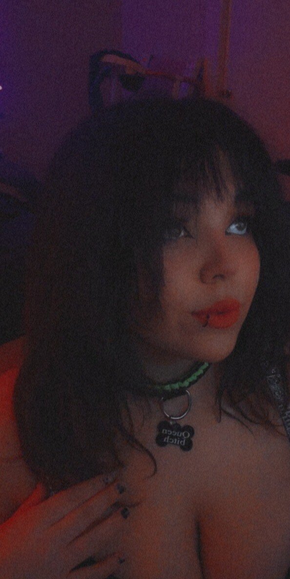 Queenbish317 (@queenbish317), OnlyFans creator