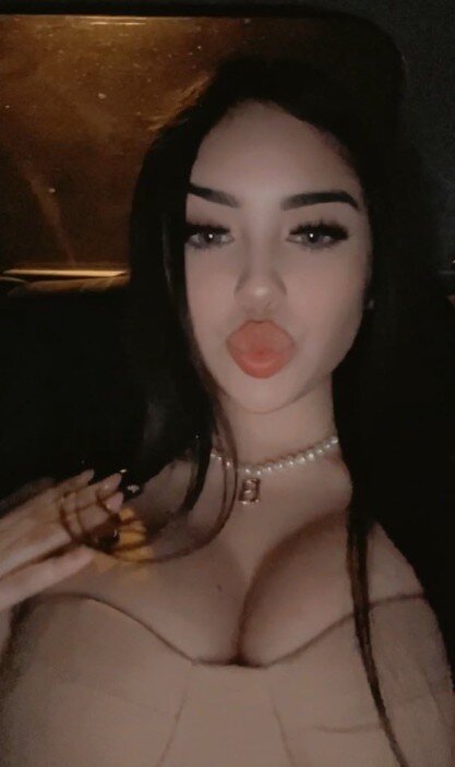 Queenbri69 (@queenbri69), OnlyFans creator