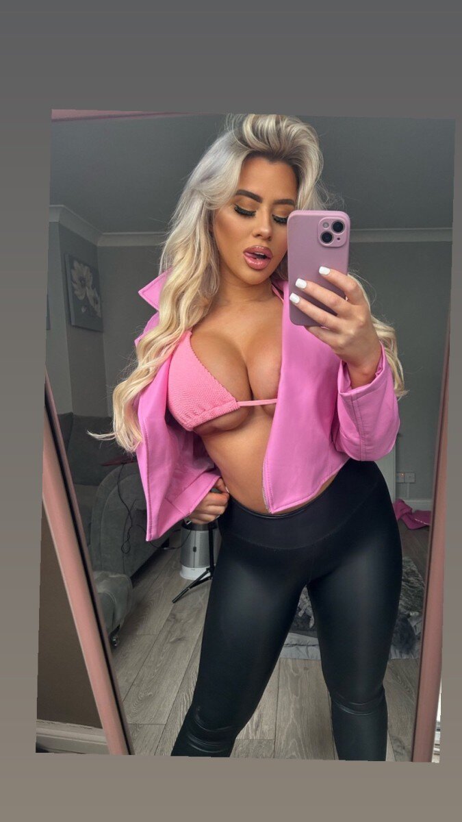 Queenbrooklynx (@queenbrooklynx), OnlyFans creator