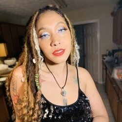 Queenhoneytoes (@queenhoneytoes), OnlyFans creator