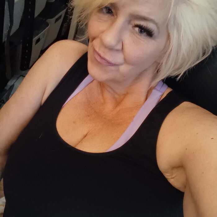 Queenkarma4871 (@queenkarma4871), OnlyFans creator