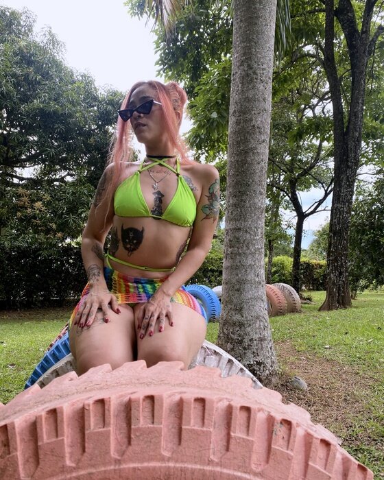 Queenweed420 (@queenweed_420), OnlyFans creator