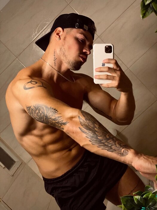 Quierotudona (@quierotudona), OnlyFans creator
