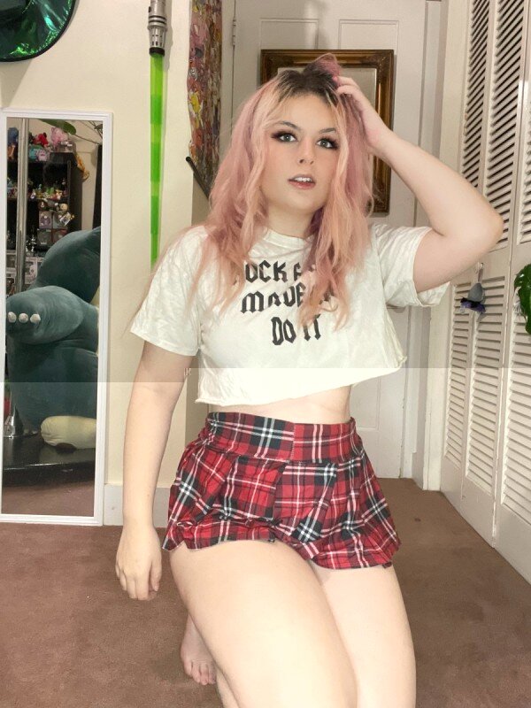 Quinnundead (@quinn_undead), OnlyFans creator
