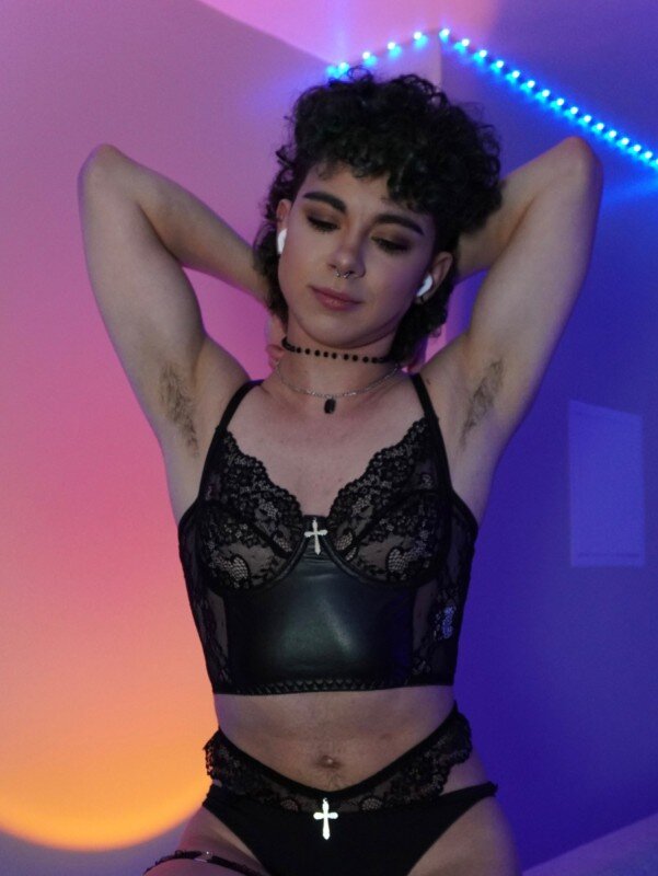 Quinnvincible (@quinnvincible), OnlyFans creator