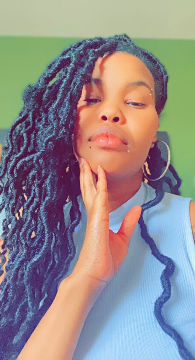 Qweeniqueen (@qweeniqueen), OnlyFans creator