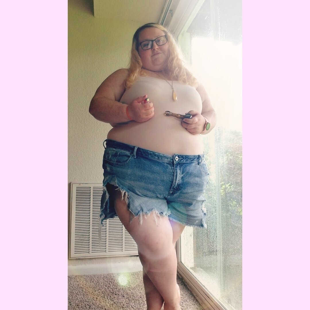 Raee (@radicallyraee), OnlyFans creator