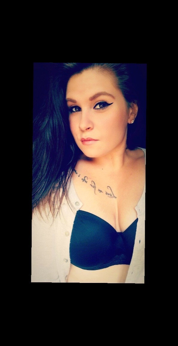 Raerae11 (@raerae11), OnlyFans creator