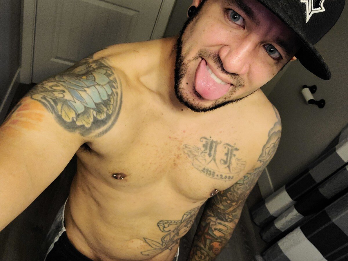Raginrivers (@raginrivers), OnlyFans creator