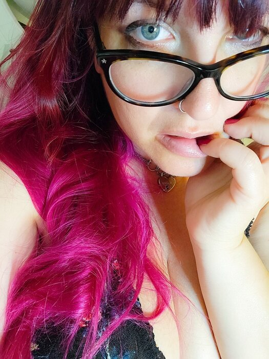 Rainbowkitten7 (@rainbow_kitten7), OnlyFans creator