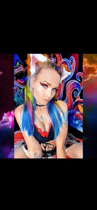 Rainbowkitsune (@rainbowkitsune), OnlyFans creator
