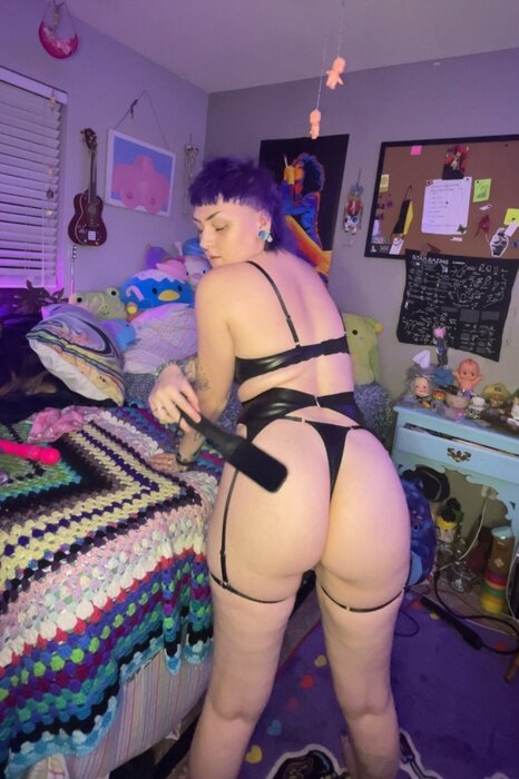 Rainbwslut (@rainbwslut), OnlyFans creator