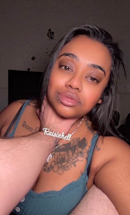 Raisinhell3 (@raisinhell3), OnlyFans creator