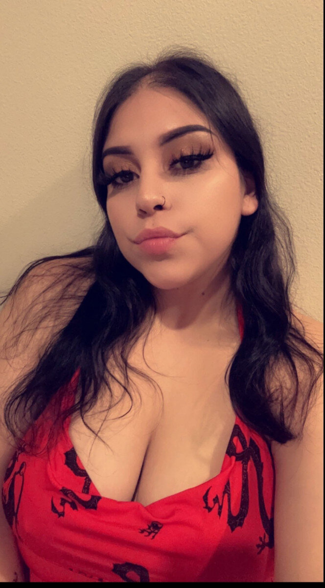 Ramonaperez420 (@ramona_perez420), OnlyFans creator