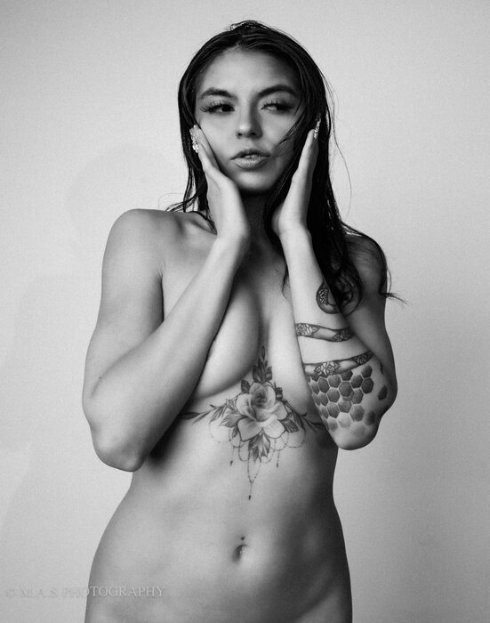 Rawraelyn (@rawraelyn), OnlyFans creator