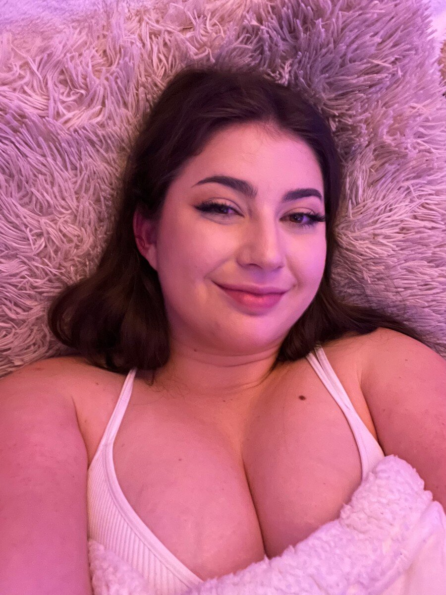 Rawrawitssarah (@rawrawitssarah), OnlyFans creator