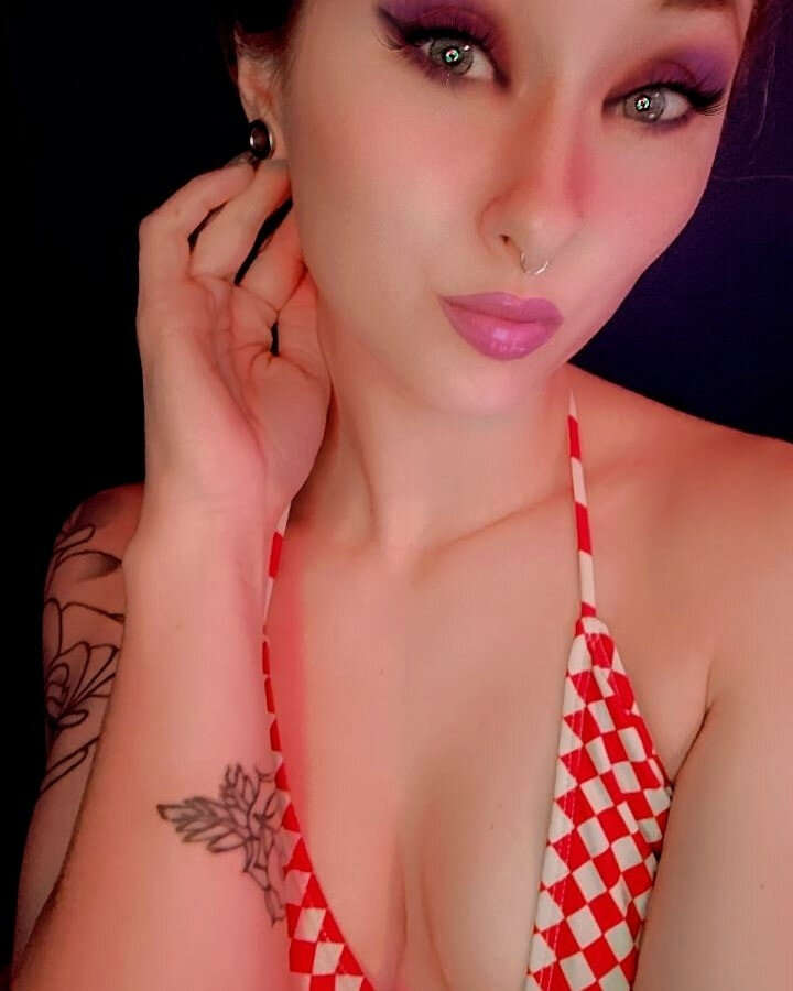 Rayawillow (@rayawillow), OnlyFans creator