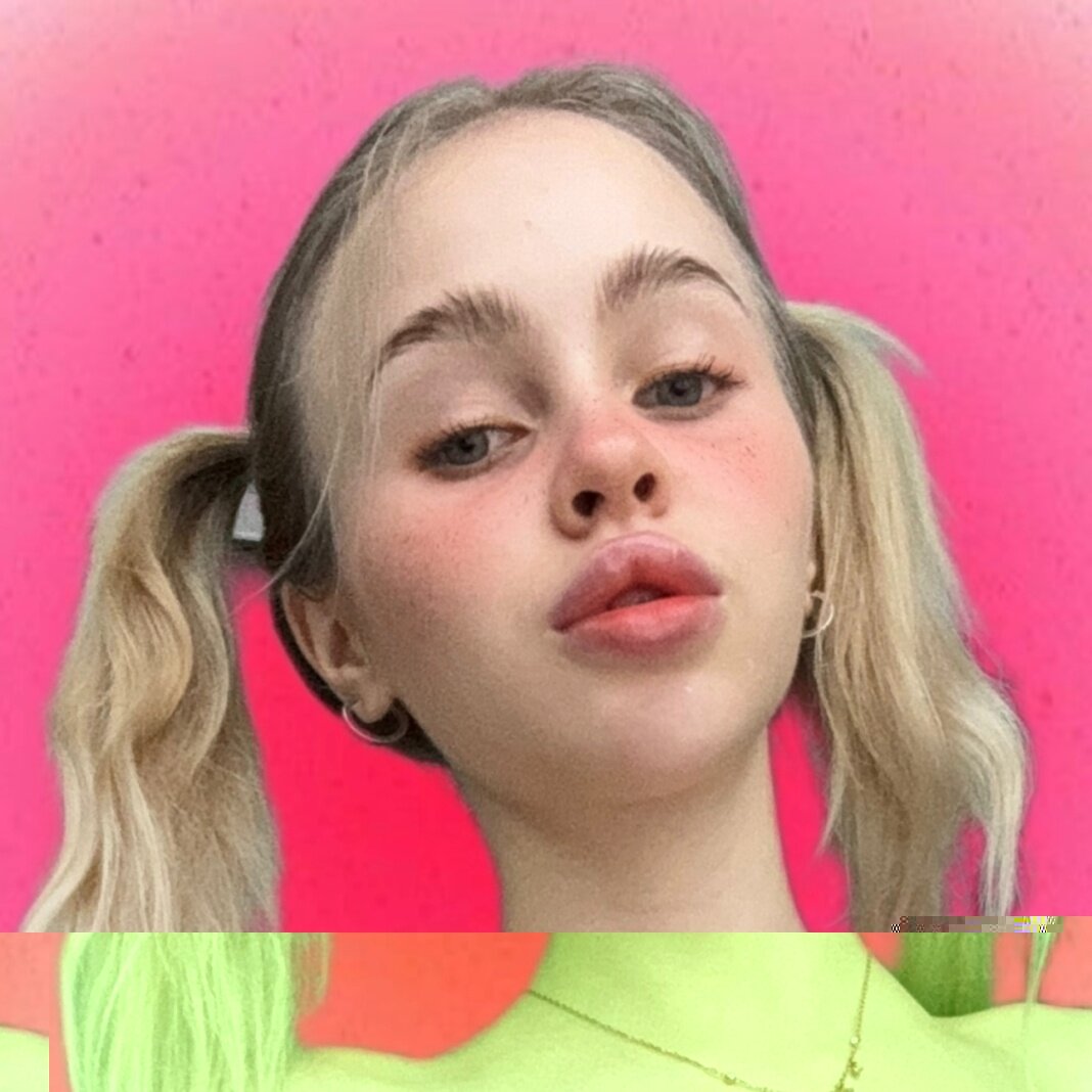 Raychel (@raychel_kiss), OnlyFans creator