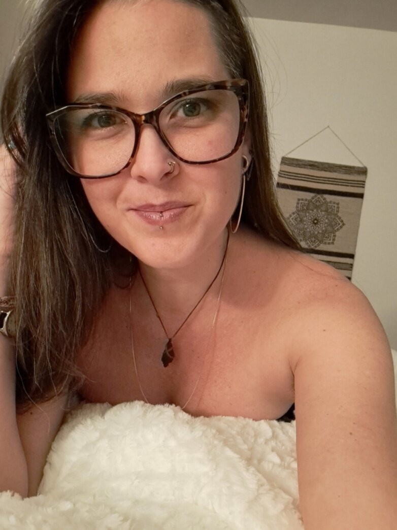 Reallifeflowerpower (@real_life_flower_power), OnlyFans creator