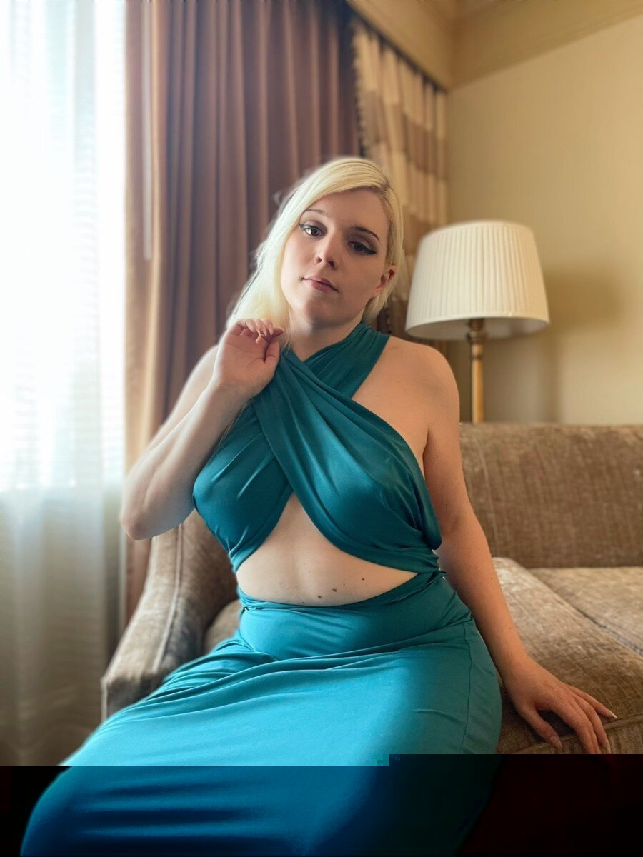 Realamandarae (@realamandarae), OnlyFans creator