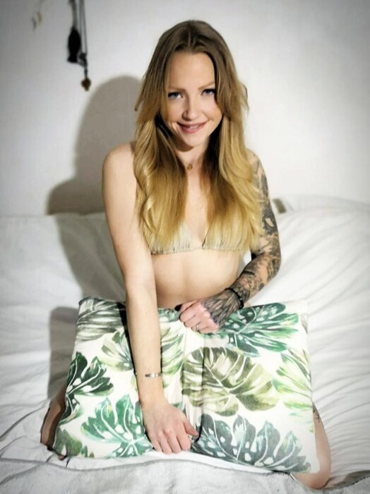 Rebeccafoxfree (@rebeccafoxfree), OnlyFans creator