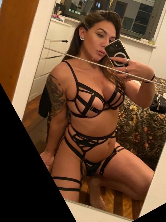 Rebmisscredente (@rebmisscredente), OnlyFans creator