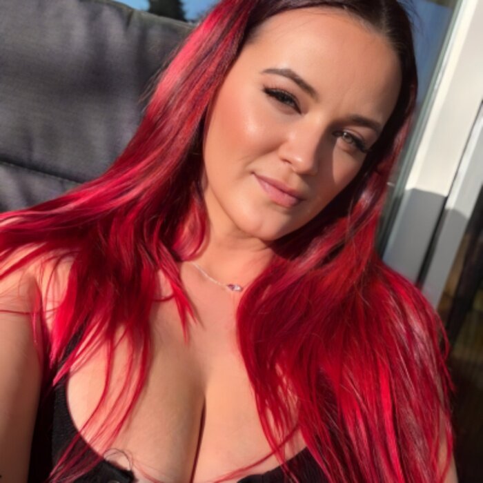Redkim999 (@red_kim999), OnlyFans creator